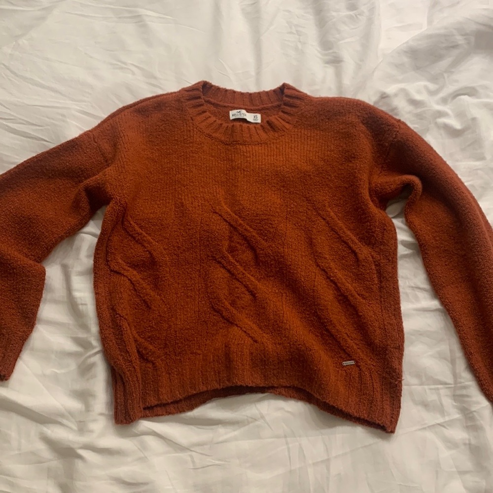 Hollister sweater (XS)